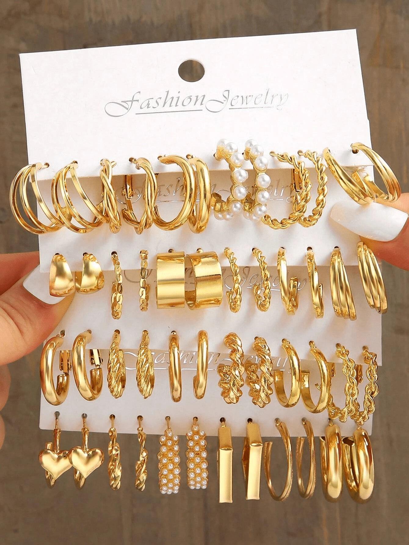 C形愛心流淚設計金色女士耳環,送給女孩的精緻珠寶禮物 - 金色 - 查看 1