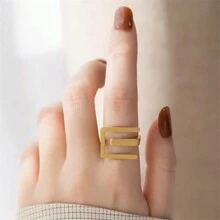 1枚創意18k鍍金不銹鋼字母e裝飾戒指,適用於女性日常佩戴 - 金黃色 - 查看 3