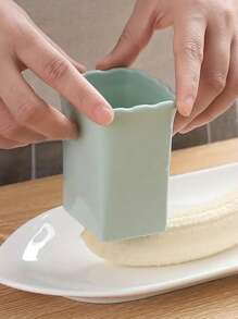 1個杯子切片器,手持杯子切片器,蛋切片器,不銹鋼草莓切片器,快速製作水果蔬菜沙拉草莓切割機,香蕉切片器,廚房小工具,多功能水果切片器 - 可重復使用的香蕉,草莓和蛋切片器 - 可清洗的廚房小工具和工具,方便備用,2023年新款小型水果切片杯 - 不銹鋼草莓片 （綠色） - 綠色 - 查看 3