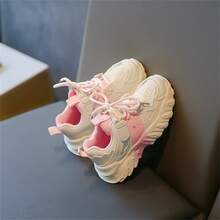 1雙女童時尚透氣網眼運動鞋,帶有花朵細節,適合戶外行走 - 粉色 - 查看 2