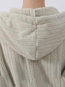 1件3d條紋圖案連帽浴衣,柔軟珊瑚絨面料,吸水性良好,適用於浴室、臥室、游泳池,四季通用 - 淺藍色 - 查看 7