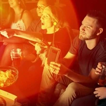 使用我们的迷你创意铝合金 USB 纯色灯来体验灵感夕阳光的魔力。 - 黑色 - 查看 6