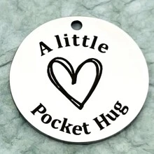 suteyi 1個時尚口袋擁抱銅幣,青少年女孩、男孩、兒子、女兒、最好的朋友、同事、家庭成員或任何需要鼓勵的人都適用 - 銀色 - 查看 4