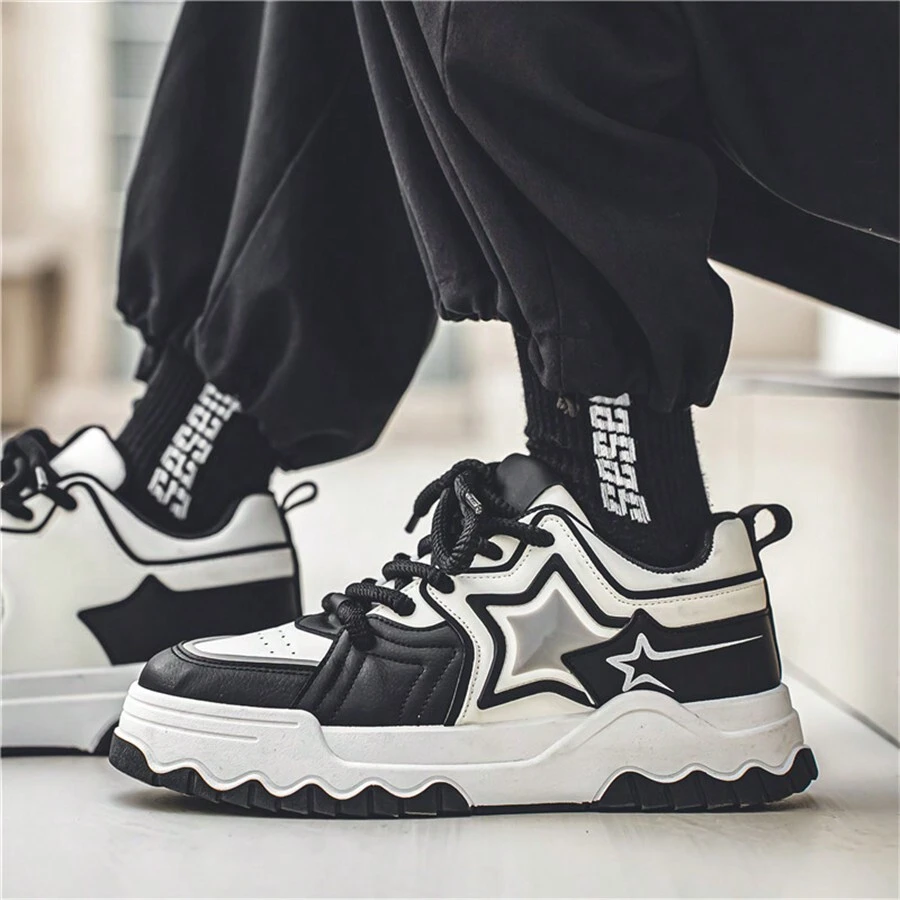 男款低幫運動鞋,潮流香港風格,簡約而酷的設計 - 黑色 - 查看 1