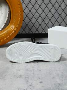 Black And White Fashionable Unisex Sports Shoes For School And Daily Casual Activities, Skateboarding And Walking - Black and White - View 5