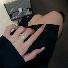 VKHK 2入組豪華立方氧化鋯鑽石綴嵌的雙層交錯開口戒指套,適合女士的日常穿戴和婚禮 - 銀色 - 查看 4