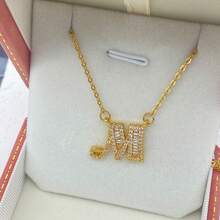 26個字母鑲嵌韓版酷色調時尚女士項鍊,百搭款,閨蜜禮物,輕奢奈克字母吊墜項鍊 - 滿鋯微鑲字母M項鍊 - 查看 2