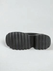 黑色厚跟英式女鞋，秋季流行的日式低口增高Brockden復古鞋，厚底帶鞋 - 黑色 - 查看 2