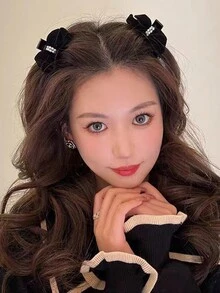 1入組小尺寸黑色珍珠絨面蝴蝶結布料夾髮，適用於女性優雅高貴的日常妝容 - 黑色 - 查看 1