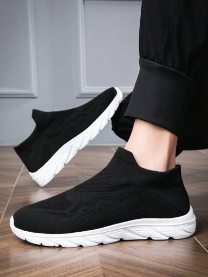 Spring/Summer New Men's Casual Sock Shoes, Slip-On Style, Black Solid Color, Versatile Loafers