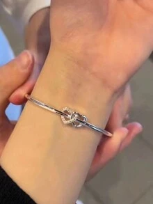 Vintage Heart Detail Bracelet With Half Bangle Half Chain Design, Simple All-Match Friend Sisters Bracelet - Silver - View 2