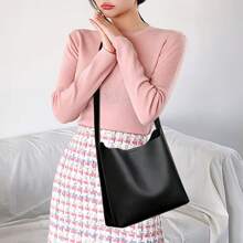 轻便休闲手提包，时尚大容量女士挎包，纯色单肩包，适合日常使用，适合女大学生新秀和白领人士，非常适合办公室大学工作商务通勤、户外旅行郊游 - 黑色 - 查看 3