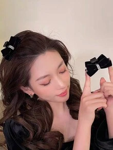 1入組小尺寸黑色珍珠絨面蝴蝶結布料夾髮，適用於女性優雅高貴的日常妝容 - 黑色 - 查看 3