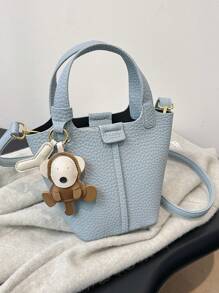 1個時尚淺色純色萬用袋,搭配吊飾（9.05英寸*6.29英寸*5.11英寸）,采用pu材料制成,防刮花,耐用,配有長肩帶,適合當肩袋、斜跨包、手提包、桶包,適用於日常活動、約會、工作、禮品、情人節,女性手提包 - 淺藍色 - 查看 2