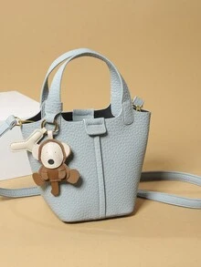 1個時尚淺色純色萬用袋,搭配吊飾（9.05英寸*6.29英寸*5.11英寸）,采用pu材料制成,防刮花,耐用,配有長肩帶,適合當肩袋、斜跨包、手提包、桶包,適用於日常活動、約會、工作、禮品、情人節,女性手提包 - 淺藍色 - 查看 8