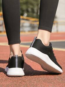 女士时尚纯色跑步运动鞋，透气防滑运动鞋，轻便舒适的户外运动鞋 - 黑與白 - 查看 4