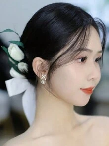 1 件裝新娘鬱金香絲帶頭帶優雅天鵝絨婚禮髮帶頭飾韓國時尚頭飾女式髮飾 - 白色 - 查看 2