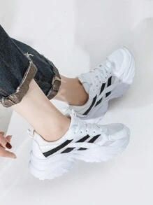 Dames platte antislip ademende effen casual schoenen PU lage top veter lage hak modieuze elegante atletische casual sneakers, wit & zwart