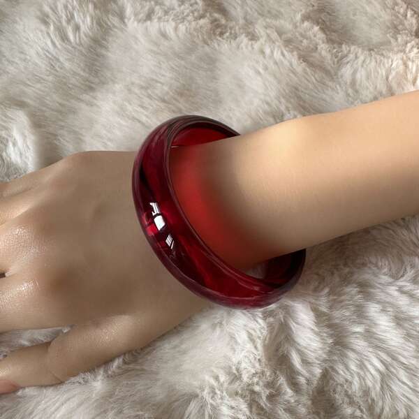 1pc Fashionable Clear Resin Bangle, Perfect For Women To Wear In Daily Or Gatherings