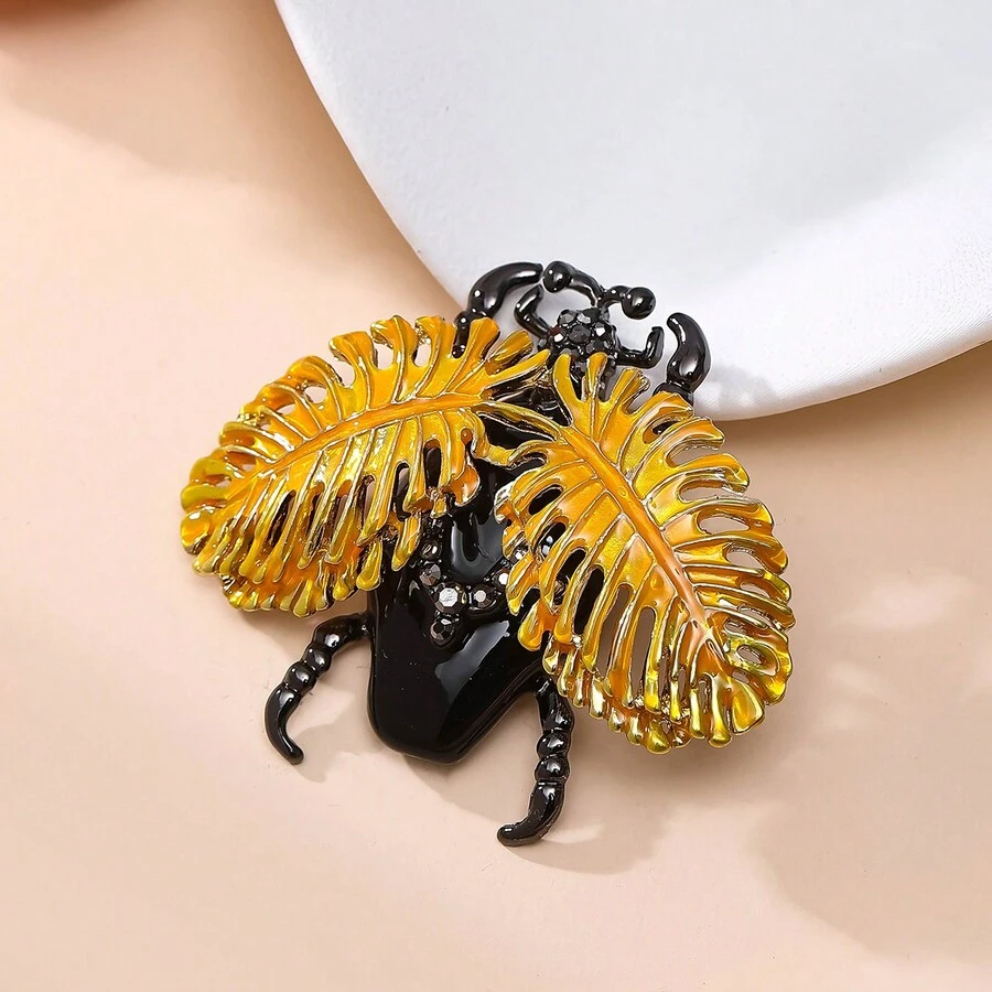 1pc Vintage Alloy Rhinestone Beetle Design Brooch For Suits, Coats, Sweaters, Suitable For Both Men And Women Daily Use - Dark Green - View 1
