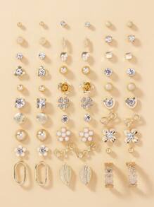 1 Set Of 30 Pairs Ladies' Cute And Delicate Golden Small Flower Metal Ironwork Faux Pearl Winged Earrings - Yellow Gold - View 1