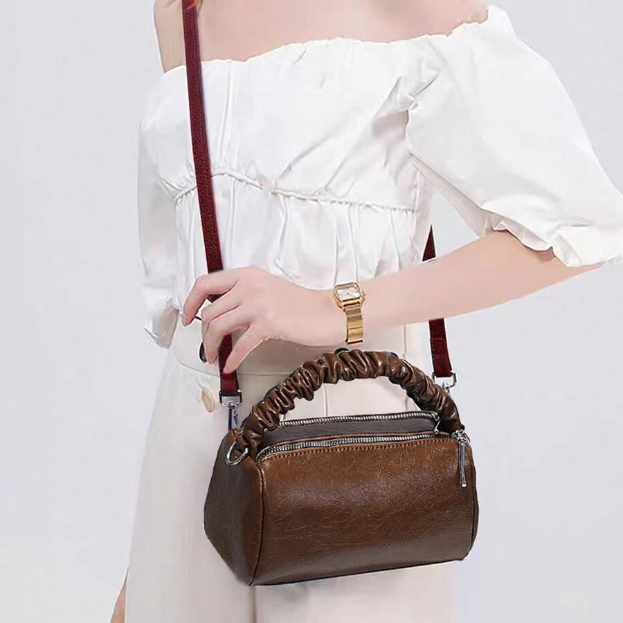 新款枕頭女包,大容量小方包,菸灰軟包,迷你肩背包,手提包,斜跨包,獨特設計和高端材料 - 香檳色 - 查看 1