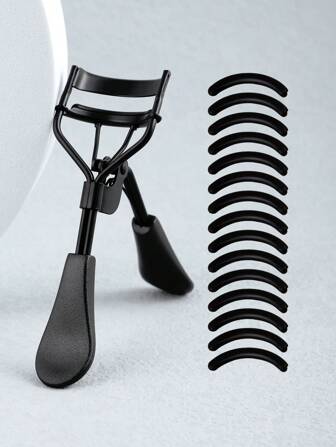 1 st bärbar ögonfransböjare och 15 silikonkuddar, svart ögonfransböjare med böjt handtag, böjer och formar, skadar inte ögonfransar, franslyft, stora ögon, för kvinnor, ögonbryn, smink, billigt, rumsinredning, sminkbord, resor, sovrum, sminktillbehör, ögonfransböjare, billigt, strumpbyxor, smink, sminkverktyg, billiga saker, presenter, presenter till kvinnor, julklappar