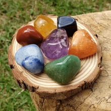 Kit Pedras 7 Chakras Cristais Naturais Para Meditação Reiki Cristais Naturais Pedras Roladas Energia - Multicolorido - Visão 2