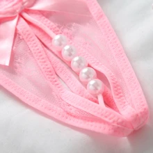 1 pieza de linda tanga de encaje con entrepierna abierta y perlas de masaje, lencería para adultos