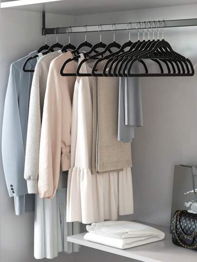 SONGMICS Cintre en Velours, Lot de 50, Antiglisse, Barre À Cravate, Crochet Pivotant 360°, Épaisseur 0,6 cm, Longueur 43,5 cm, pour Manteau, Robe, Pantalon, Argent et Blanc/Blanc et Rose Gold/Noir/Rose Clair et Rose Gold/Violet Clair  et Rose Gold
