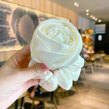 1入款女士公主風格復古柔軟玫瑰花發圈,配有香檳玫瑰,展現優美、神秘和浪漫的形象 - 白色 - 查看 3