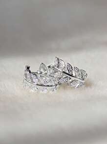 一对优雅的立方氧化锆耳环，适合女性佩戴，可用于结婚纪念日、订婚派对、情人节等场合，也是送给妈妈、母亲节的绝佳礼物。 - 銀色 - 查看 3