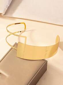 1pc Asymmetrical Geometric & Hollow Out Circle Pendant Statement Necklace With Vintage & Style, High Sense Of Design - Yellow Gold - View 3