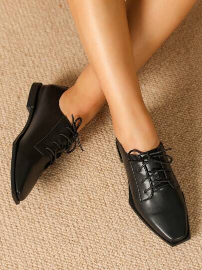 Scarpe Mary Jane Dal Design Vintage Britannico Con Tacco A Blocco E Punta Quadrata Con Stringhe Per Donne