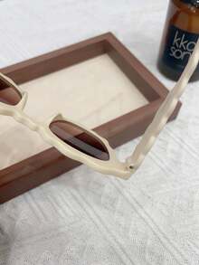 1 件儿童塑料框架时尚眼镜适合日常使用 - 米色 - 查看 5