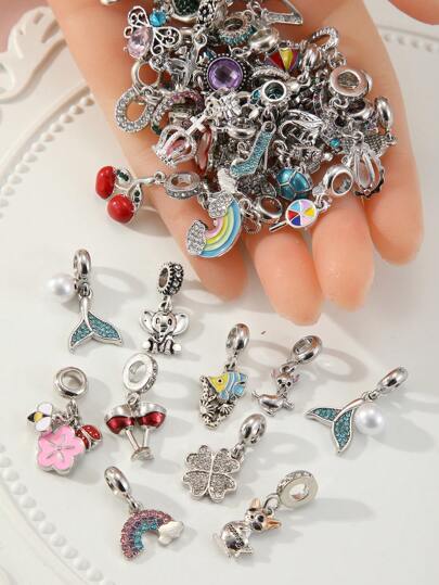 Diseño De Diamantes De Imitación De Encantos Al Azar: Corazón, Letra, Hoja, Perla De Imitación, Cola De Sirena, Copa De Vidrio Para Beber De Pareja, Zapatos De Tacón Alto, Familia, Abeja, Gatito, Taza De Té Con Leche, Paraguas, Molino De Viento, Castillo, Flor, Carro De Calabaza, Mariquita, Mariposa, Libélula, Flor De 5 Pétalos, Globo Aerostático, Huella De Pata De Cachorro, Molino De Viento, Pétalos, Forma De U, Loto, Elefante, Estrella De Mar, Luna, Astronauta, Estrella Y Luna, Estrella, Árbol De La Vida, Copo De Nieve, Dinosaurio, Flor De Degradado, Arco Iris, Yate De Lujo, Piruleta, Caja De Regalo, Girasol, Corazón De Mejor Amigo, Corona, Hoja, Corazón Entrelazado, Cereza, Rosa, Gota De Agua, Cachorro, Tortuga, Elefante, Colgante Casual Para Pulsera Diy, Collar, Colgante O Accesorio Creativo Para Amigos Y Familiares