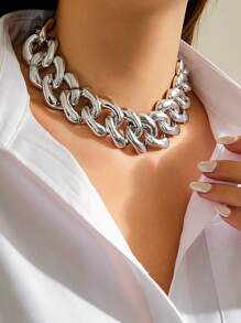 1個歐美朋克風格嘻哈粗鏈頸鍊,搭配誇張的方形扣墜飾,適合女性簡約配件