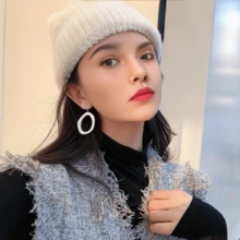 1對高端感復古港風壓克力女式耳環,圓臉瘦臉,設計獨特,適合居家約會 - 杏色 - 查看 1