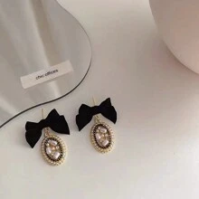 2入組法式復古風格布結和淡水珍珠裝飾的優雅細緻耳環,適用於甜美可愛的造型 - 蝴蝶型 - 查看 4