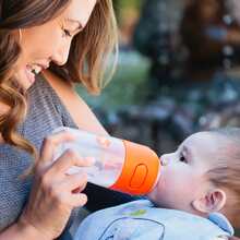 POPYUM Biberón Anticólico para Bebé para Mezclar Fórmula 9oz/260ml - Naranja - Ver 7