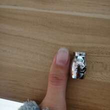 1 件寵物骨灰盒,貓狗殯葬用品,小型密封不銹鋼骨灰罐,適合各種寵物,防水,爪子印和心形設計,便攜式防刮簡約風格,銀色（注意：該產品非常小,並且只能用來裝寵物牙齒或少量毛髮作為紀念） - 銀色 - 查看 3