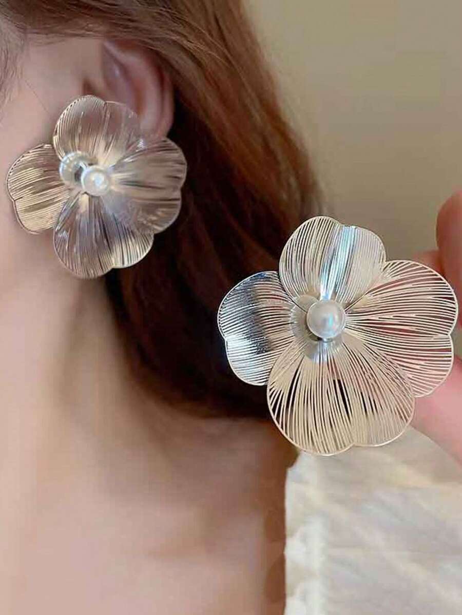1 Pair Fashionable Flower Decor Ear Studs, Suitable For Daily Wear For Women