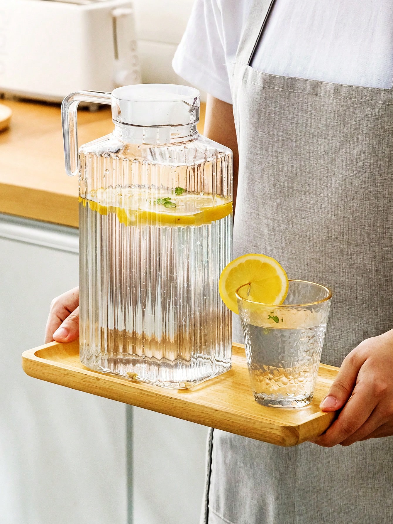 جك زجاجي كبير للماء والعصير بغطاء واسع – تصميم شفا...