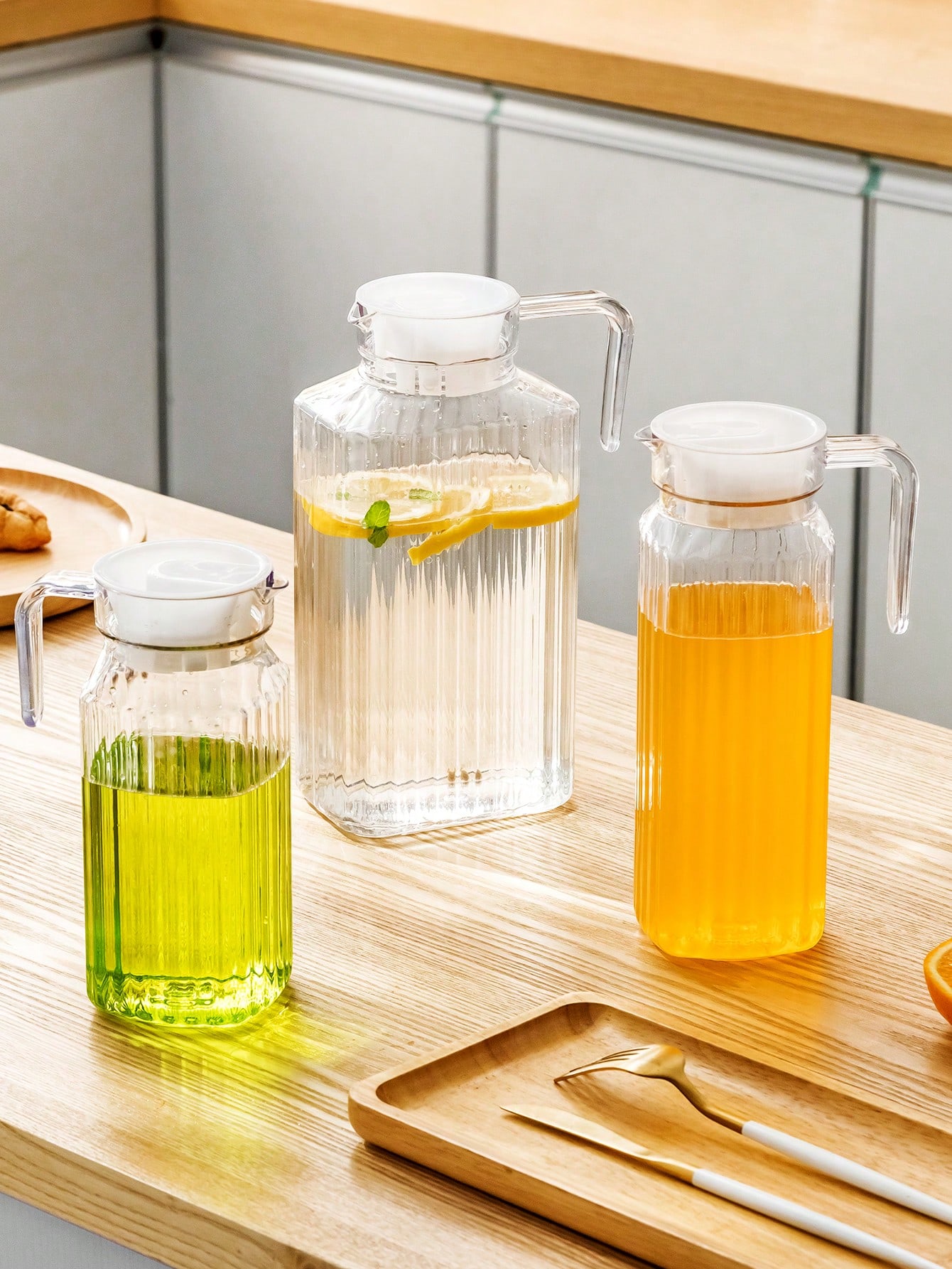 جك زجاجي كبير للماء والعصير بغطاء واسع – تصميم شفا...