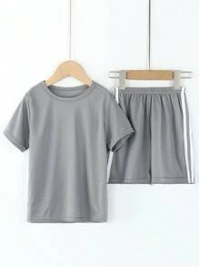 Young Boy 2 Pieces Set Short Sleeve T-Shirt And Shorts Outfit, Boys Athletic Sports Breathable Mesh Clothing