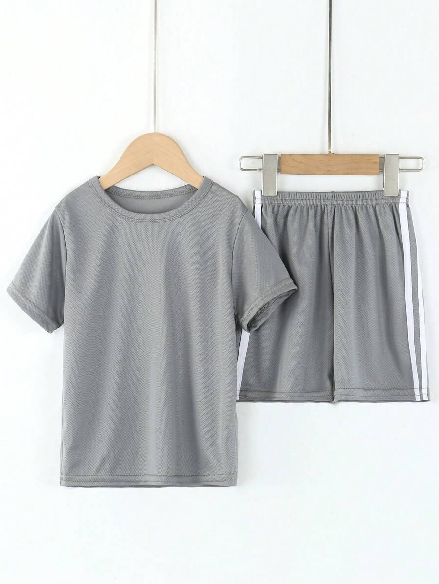 Young Boy 2 Pieces Set Short Sleeve T-Shirt And Shorts Outfit, Boys Athletic Sports Breathable Mesh Clothing