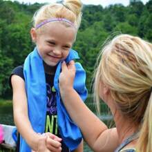 2/1 件超吸水超细纤维沙滩/游泳速干毛巾，柔软双面毛绒速干沙滩毯，纯色便携式瑜伽/健身运动毛巾，沙滩必需品，沙滩配件，泳池浮板