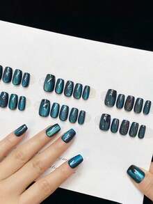 你好,使用 10入組高端私人訂製貓眼手工美甲貼片,帶有貓咪願望、煙火、閃亮和追光貓眼效果,升級你的美甲造型。附帶1個膠帶和1個美甲檔 - 無色 - 查看 3