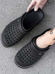 Men's Simple Casual Hollow Out Flat Sandals With Closed Toe - Black - View 3