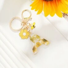 1pc Resin Alphabet Keychain For Men, Resin Daisy Alphabet Key Ring, Bee Charm Pendant, Bag Accessory, Valentine's Day Men's Gift Car Accessories Bag Charm Backpack For School Cute Goth Y2k